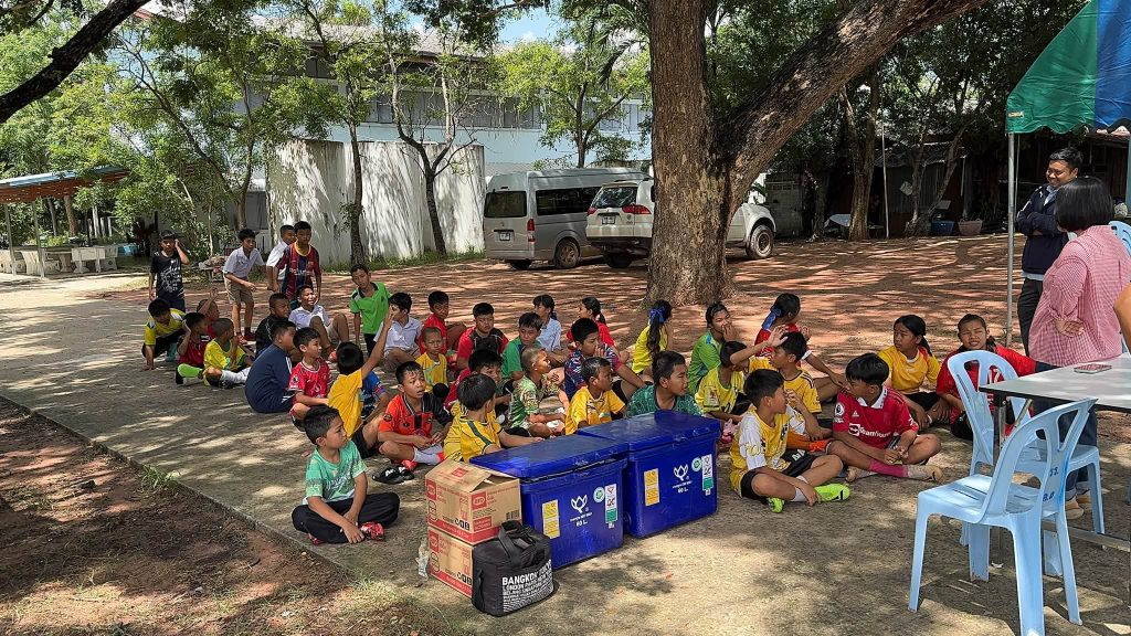 น้องๆ โรงเรียนบ้านโคกสูง ร่วมกิจกรรม Football Clinic กับ Korat Rising Academy