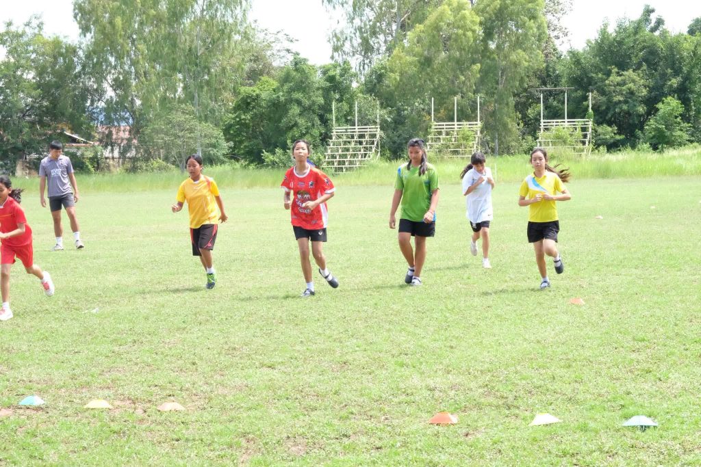 น้องๆ โรงเรียนบ้านโคกสูง ร่วมกิจกรรม Football Clinic กับ Korat Rising Academy