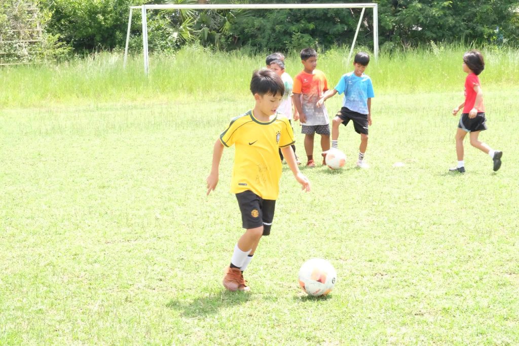 น้องๆ โรงเรียนบ้านโคกสูง ร่วมกิจกรรม Football Clinic กับ Korat Rising Academy