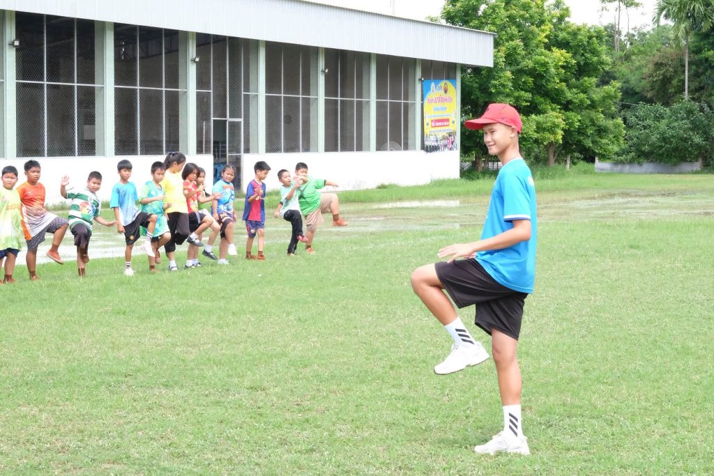 น้องๆ โรงเรียนบ้านโคกสูง ร่วมกิจกรรม Football Clinic กับ Korat Rising Academy