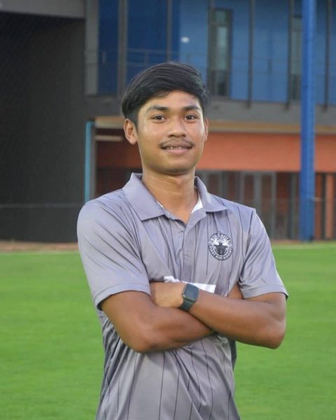 โค้ชแอ้ด โค้ชสอนฟุตบอลที่ korat rising academy และ korat bull เน้นในเรื่องการออกกำลังกายและการพัฒนาร่างกาย